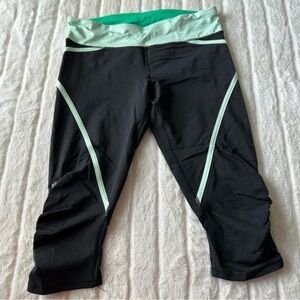 (0088) Lululemon Cropped Pants Size 8